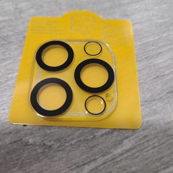 Iphone cases and came protector - Picture 1 of 13